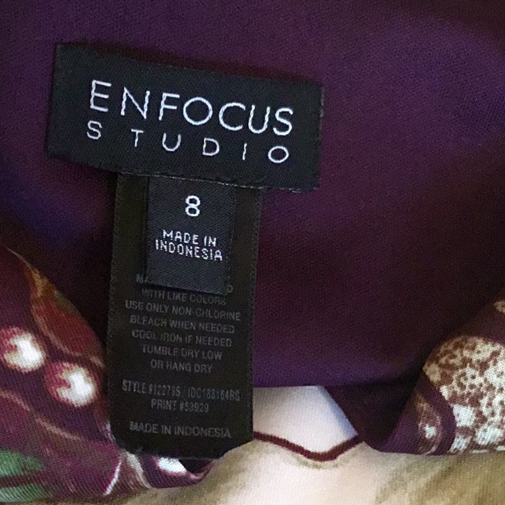 Beautiful fall dress with front zipper, skirt pockets in size 8 by ENFOCUS - Picture 12 of 13